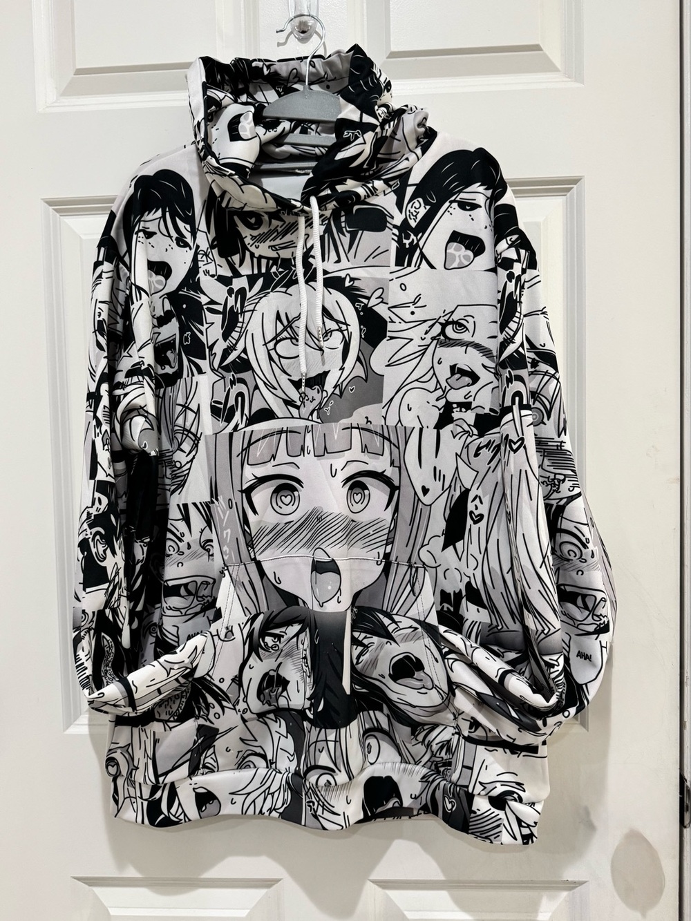 Anime Character Black & White Hoodie Sweatshirt in size XXL